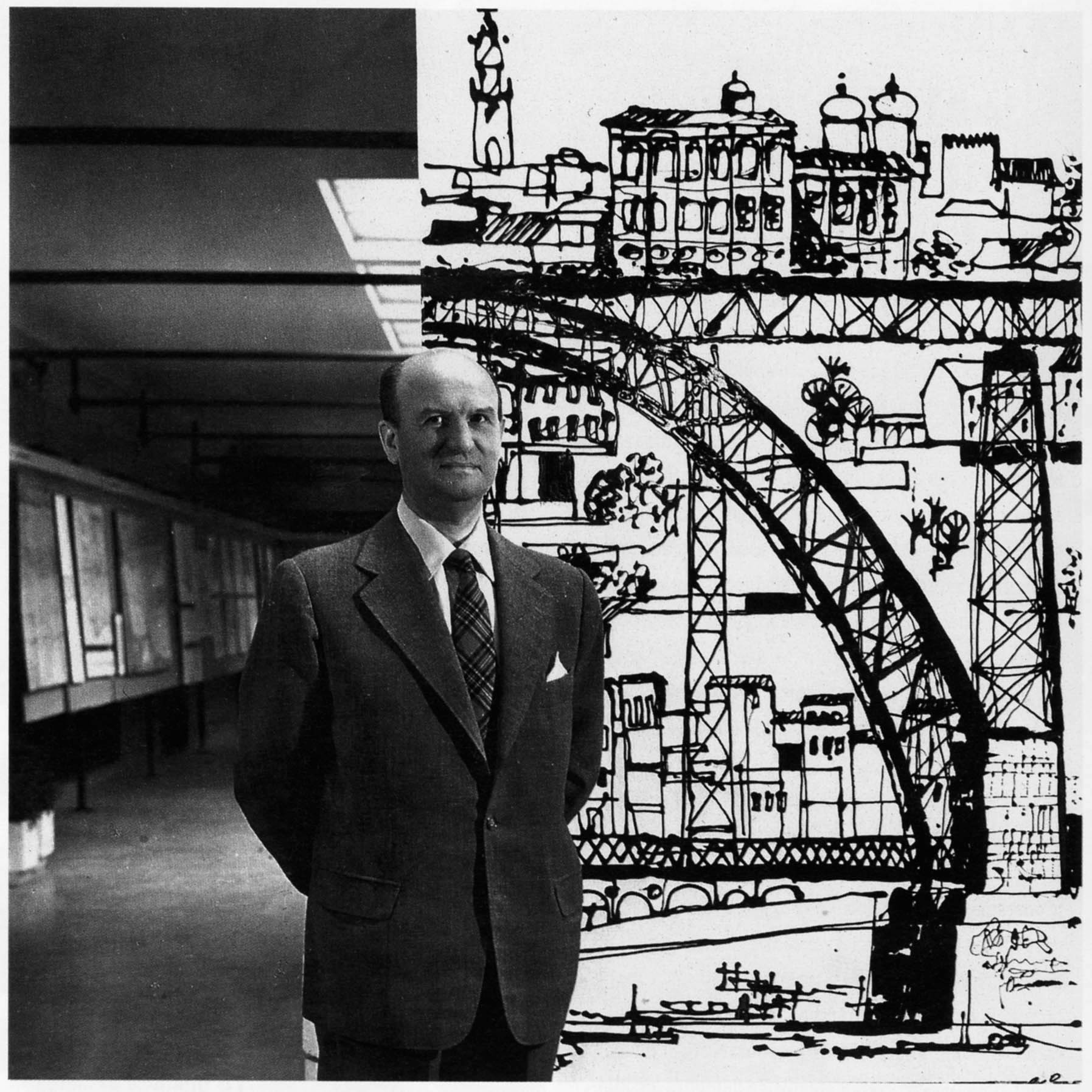 Robert Auzelle à Porto présentant son plan d'aménagement. Cl. anonyme. Nd © Hors Fonds. Revue L'Homme & l'architecture. SIAF/CAPa/Archives d’architecture du XXe siècle