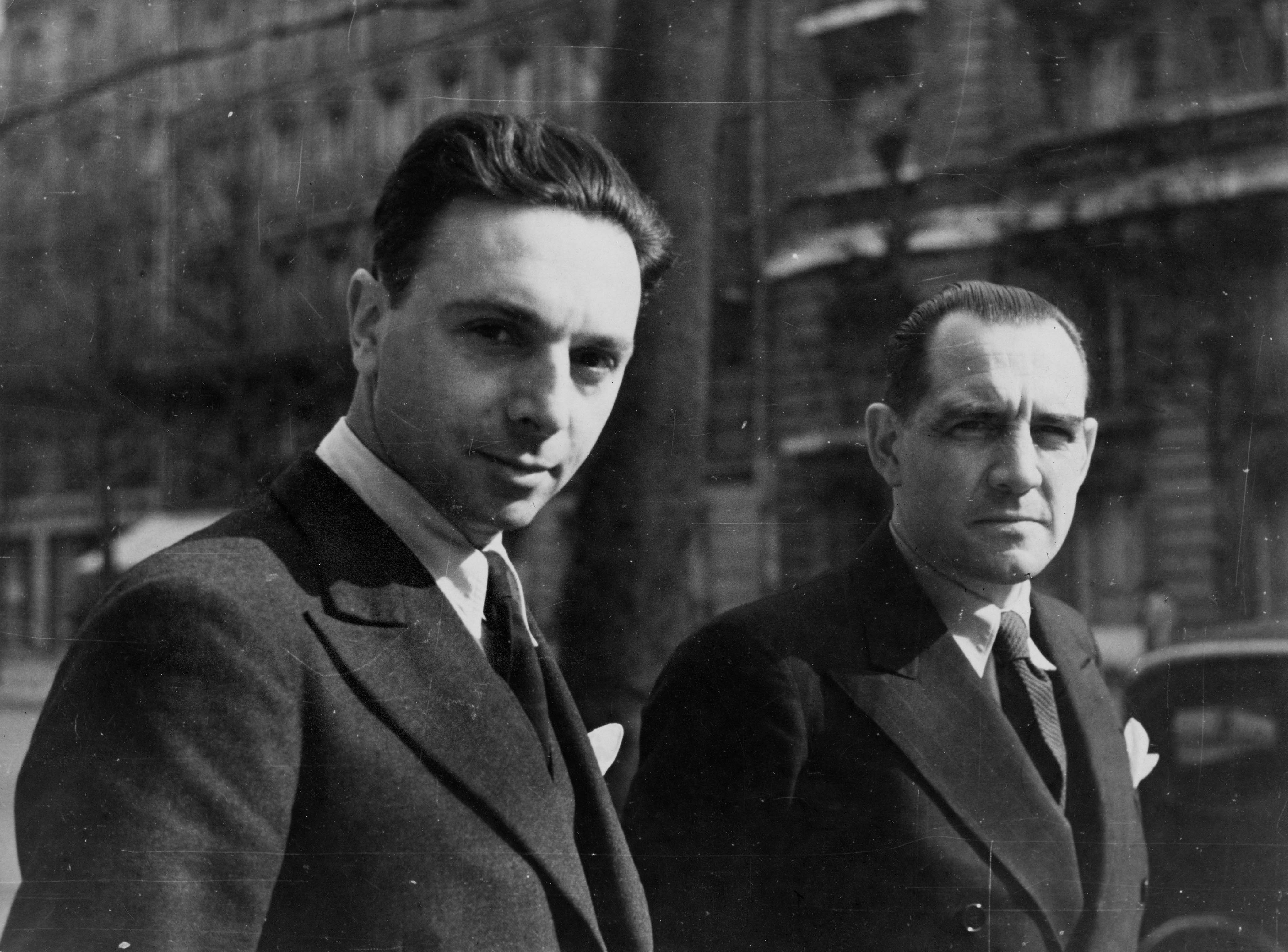 Marcel Lods (à droite) et Eugène Beaudouin. Cl. anonyme. Nd © Fonds Marcel Lods. Académie d'architecture/CAPa/Archives d'architecture du XXe siècle. 323 AA 541/2
